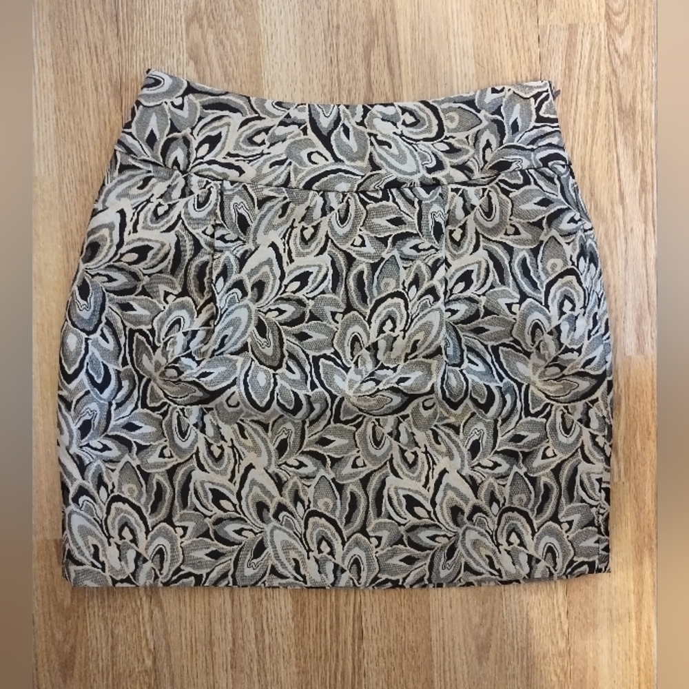 Ann Taylor Loft Metallic Gold/Natural Brown Tones Mini Skirt. Size 2